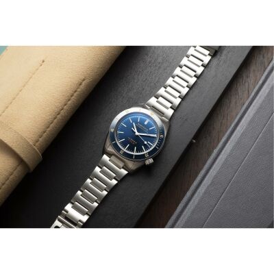 Montre Auricoste La Royale Type 32 Bleue, avec bracelet acier, cuir et Tropic FKM série limitée anniversaire 170 ans