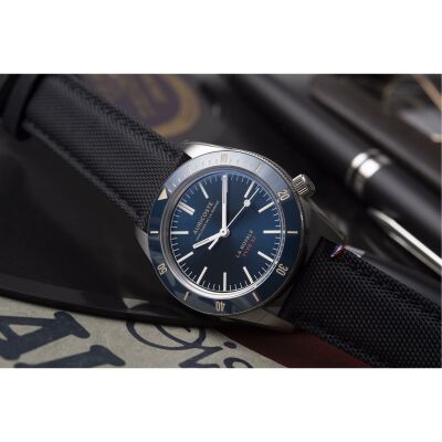 Montre Auricoste La Royale Type 32 Bleue, avec bracelet acier, cuir et Tropic FKM série limitée anniversaire 170 ans