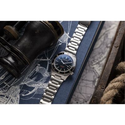 Montre Auricoste La Royale Type 32 Bleue, avec bracelet acier, cuir et Tropic FKM série limitée anniversaire 170 ans