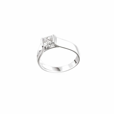 Solitaire Ph. Tisseront en or blanc et diamant taille princesse