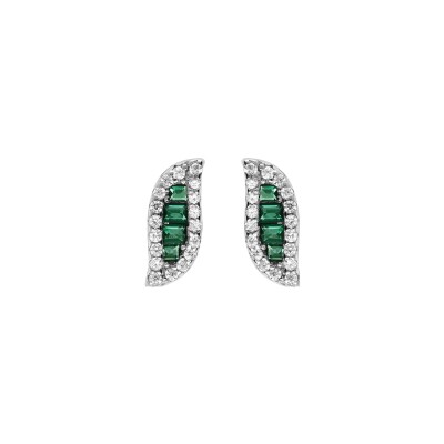 Boucles d'oreilles tige argent rhodié forme navette oxyde centrale vert et contour oxydes blancs sertis