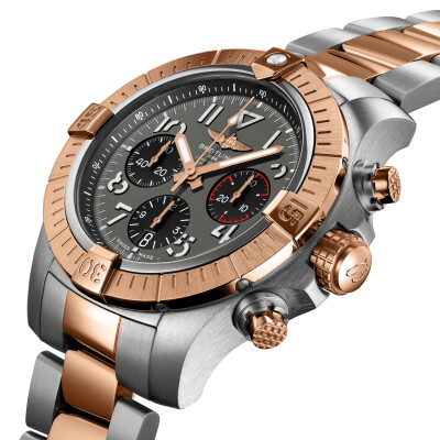 Breitling Avenger B01 Chronograph 45-horloge