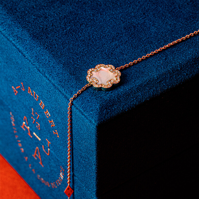 Bracelet A-J Aubert Volutes en or rose, diamants et nacre