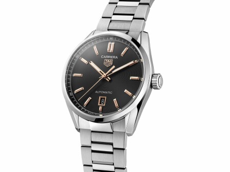 TAG Heuer Carrera Date 39 mm watch