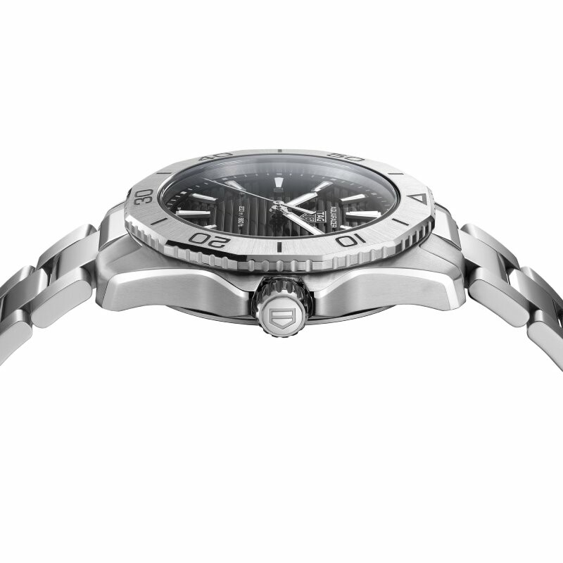 TAG Heuer Aquaracer Professional 200 40mm Quartz watch