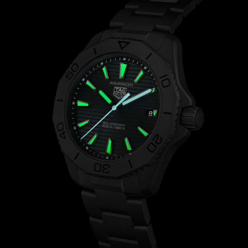TAG Heuer Aquaracer Professional 200 Solargraph watch