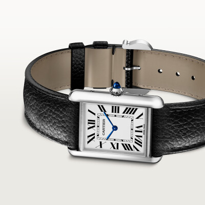 Montre Tank Must de Cartier Grand modèle, mouvement photovoltaïque SolarBeat™, acier, bracelet veau