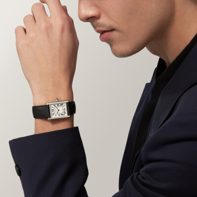 Montre Tank Must de Cartier Grand modèle, mouvement photovoltaïque SolarBeat™, acier, bracelet veau
