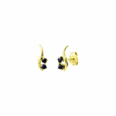 Boucles d'oreilles puces en or jaune et saphirs