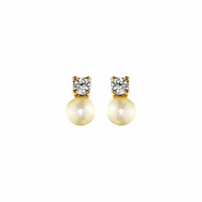 Boucles d'oreilles puces en or jaune, perles et oxydes de zirconium