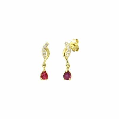 Boucles d'oreilles puces en or jaune, rubis et oxydes de zirconium