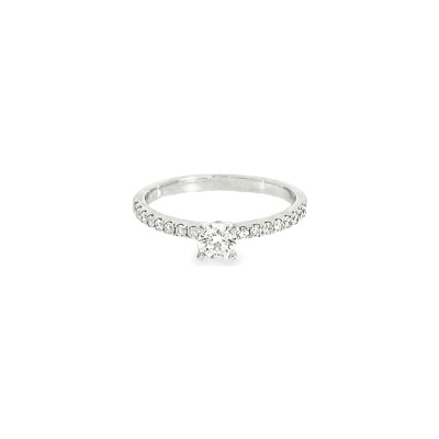 Bague Solitaire en or blanc et diamants