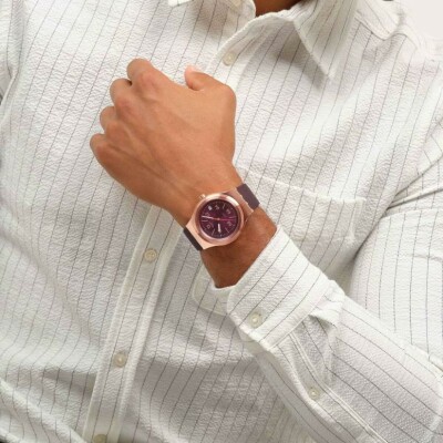 Montre Swatch Essentials Burgundy Story