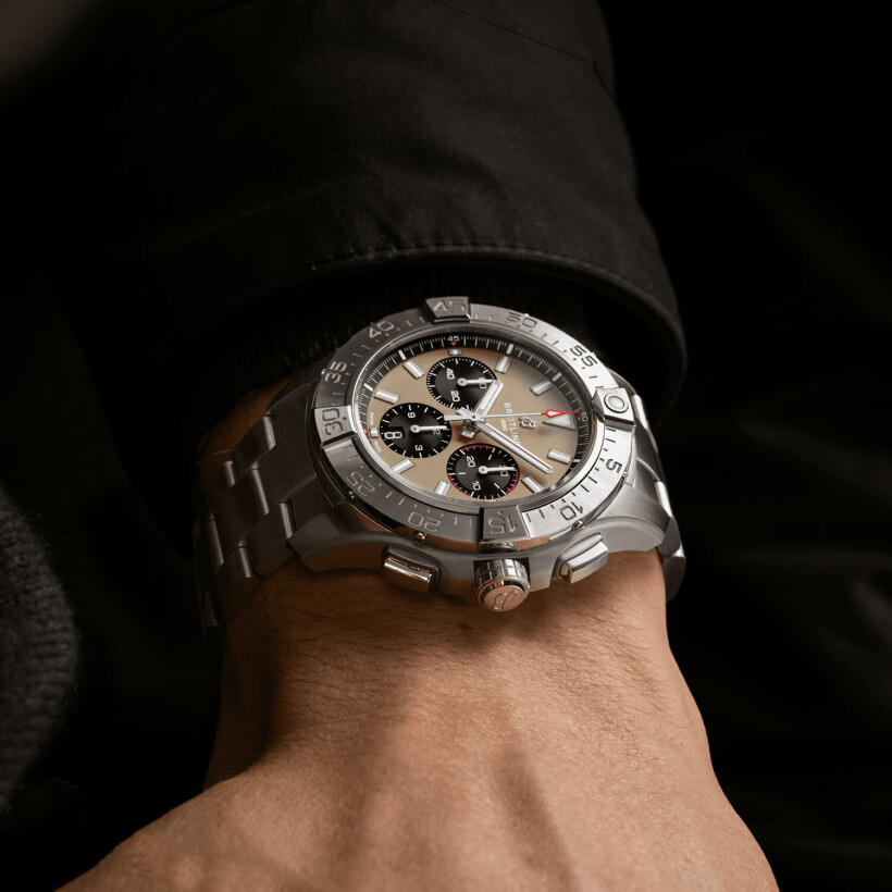 Montre Breitling Avenger B01 Chronograph 44