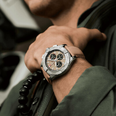 Montre Breitling Avenger B01 Chronograph 44