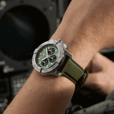 Montre Breitling Avenger B01 Chronograph 44