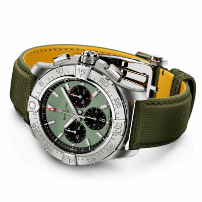 Montre Breitling Avenger B01 Chronograph 44