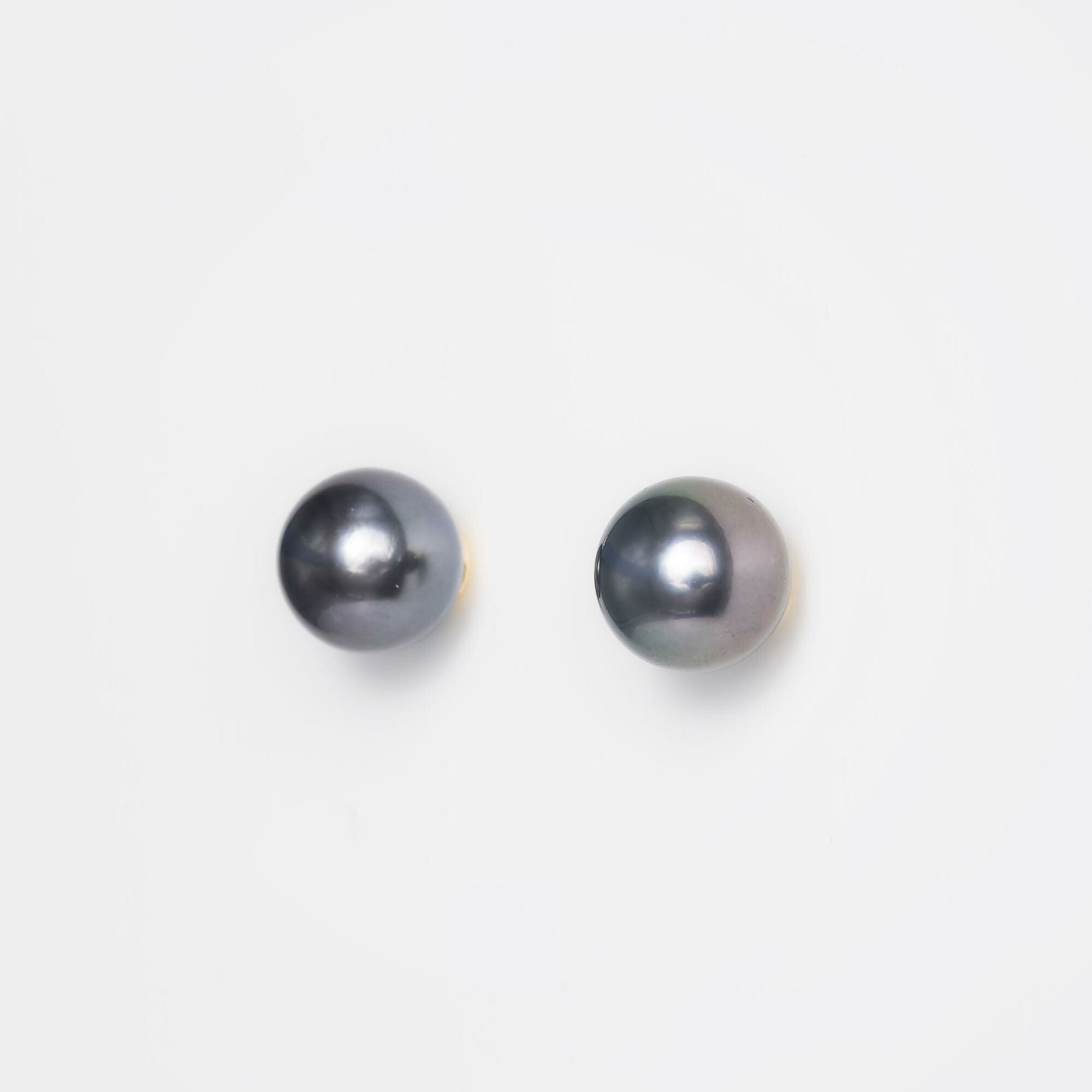 Puces d'oreilles or jaune & perles Akoya  vue 3