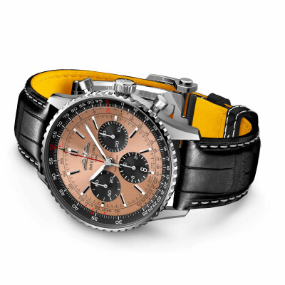Montre Breitling Navitimer B01 Chronograph 43 vue 3