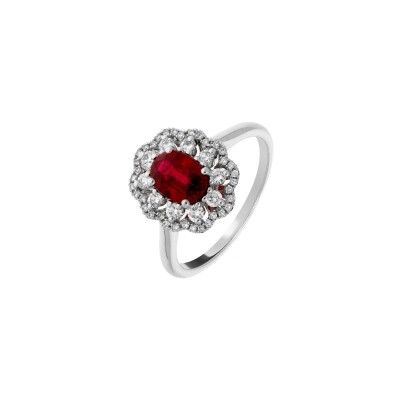 Bague Marguerite en or blanc, rubis et diamants vue 1