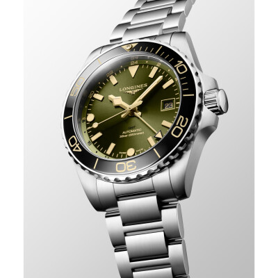 Montre Longines Hydroconquest GMT L3.790.4.06.6 vue 3