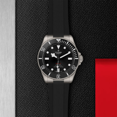 TUDOR Pelagos 39 watch, Unidirectional rotating bezel, Titanium bracelet view 4