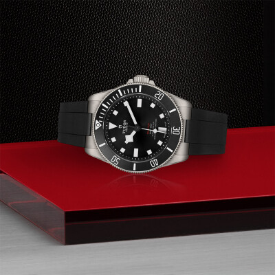 TUDOR Pelagos 39 watch, Unidirectional rotating bezel, Titanium bracelet view 6