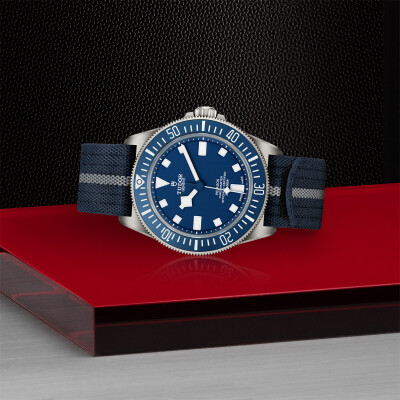 TUDOR Pelagos FXD watch, bidirectional rotating bezel, navy blue fabric strap view 4