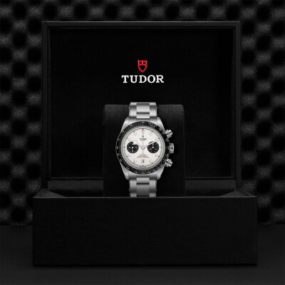 Montre TUDOR Black Bay Chrono boîtier en acier 41 mm, bracelet en acier vue 4