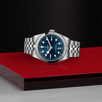 TUDOR Black Bay 36 watch, 36mm steel case, Steel bracelet view 3
