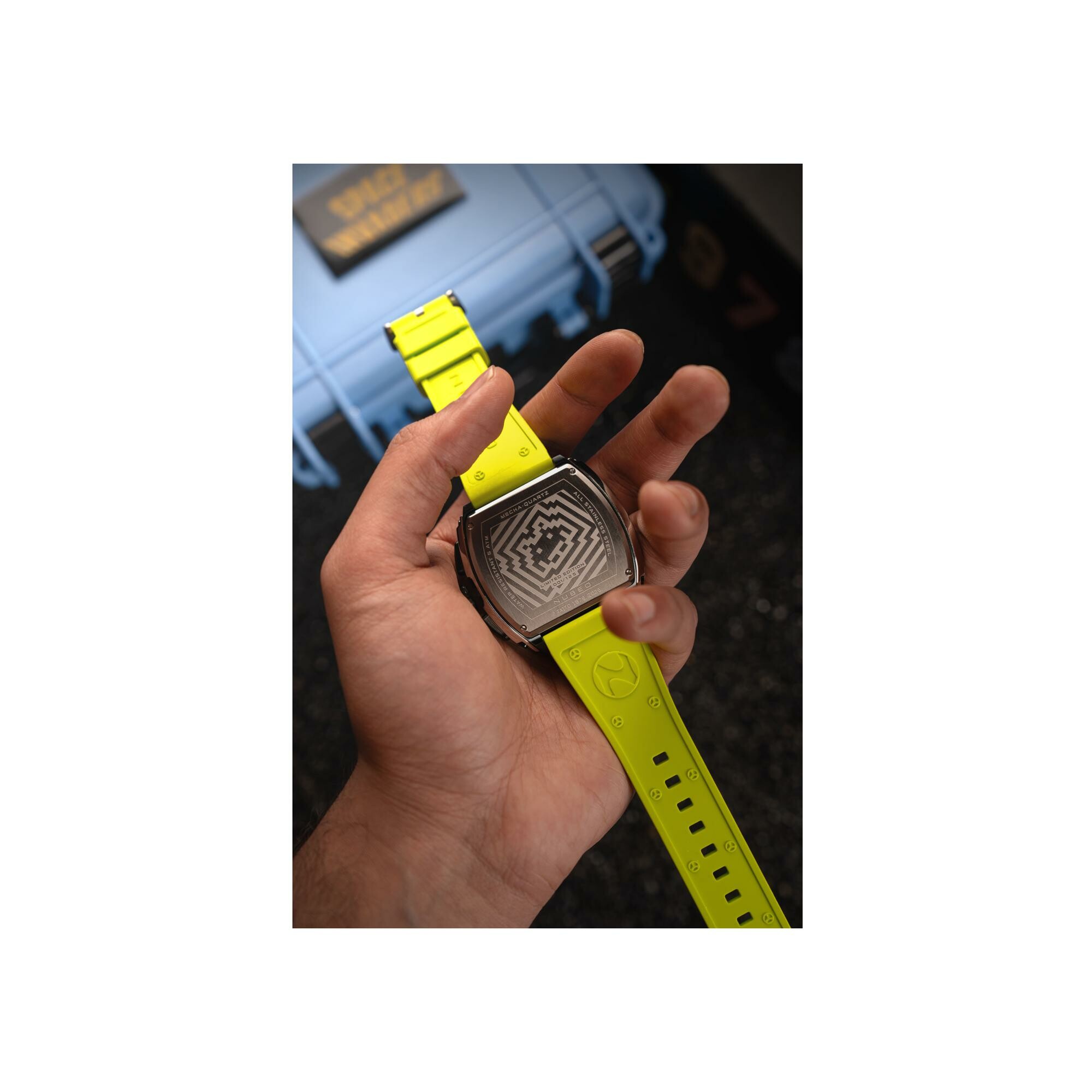 Montre Nubeo Magellan Chronograph Space Invaders Limited Edition NB-6024-SI-05 vue 8