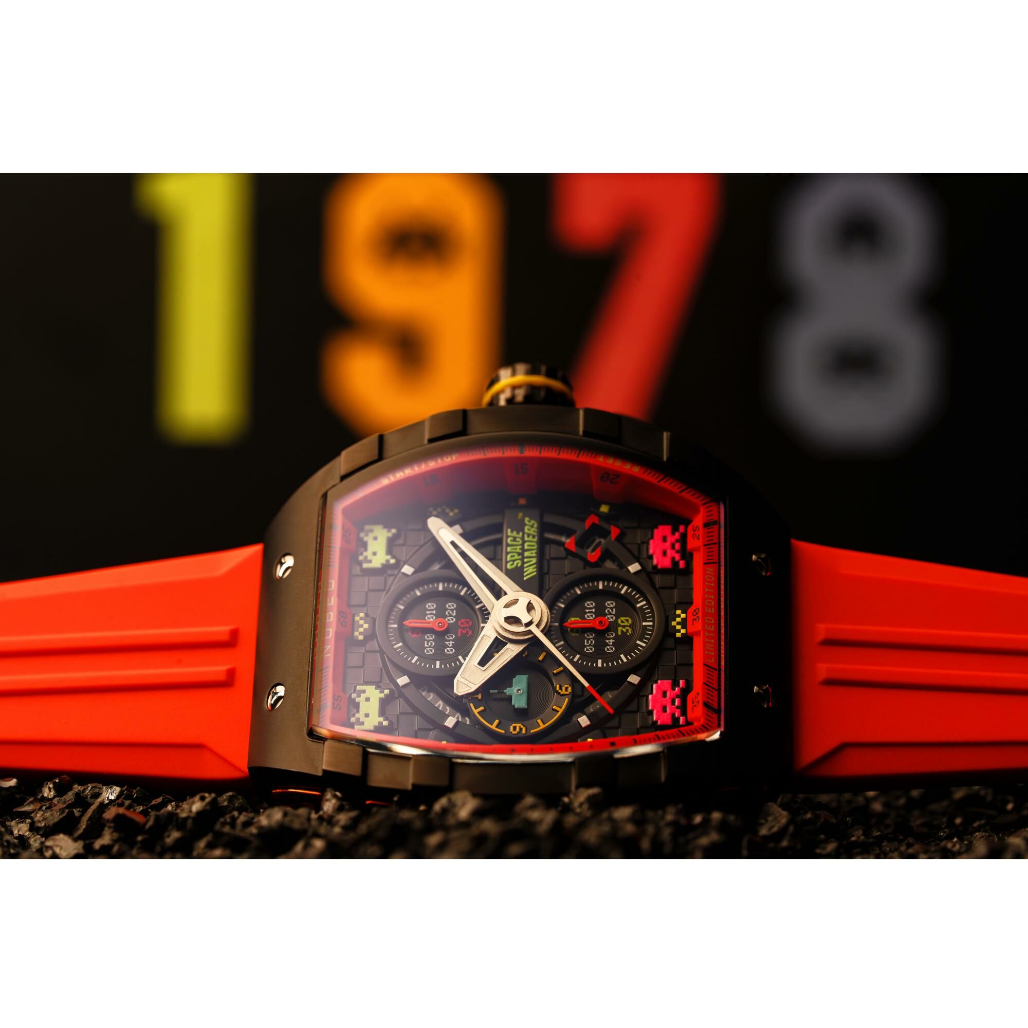 Montre Nubeo Magellan Chronograph Space Invaders Limited Edition NB-6024-SI-06 vue 12