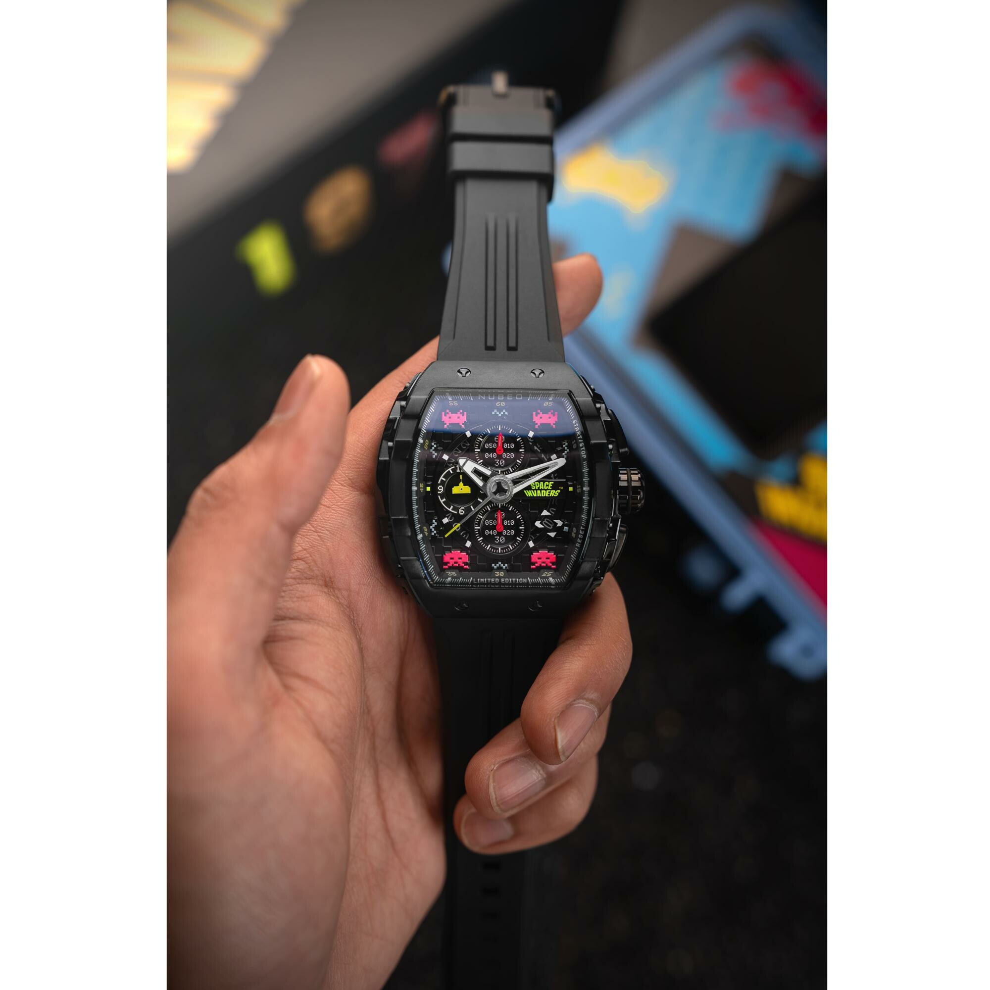 Montre Nubeo Magellan Chronograph Space Invaders Limited Edition NB-6024-SI-08 vue 5