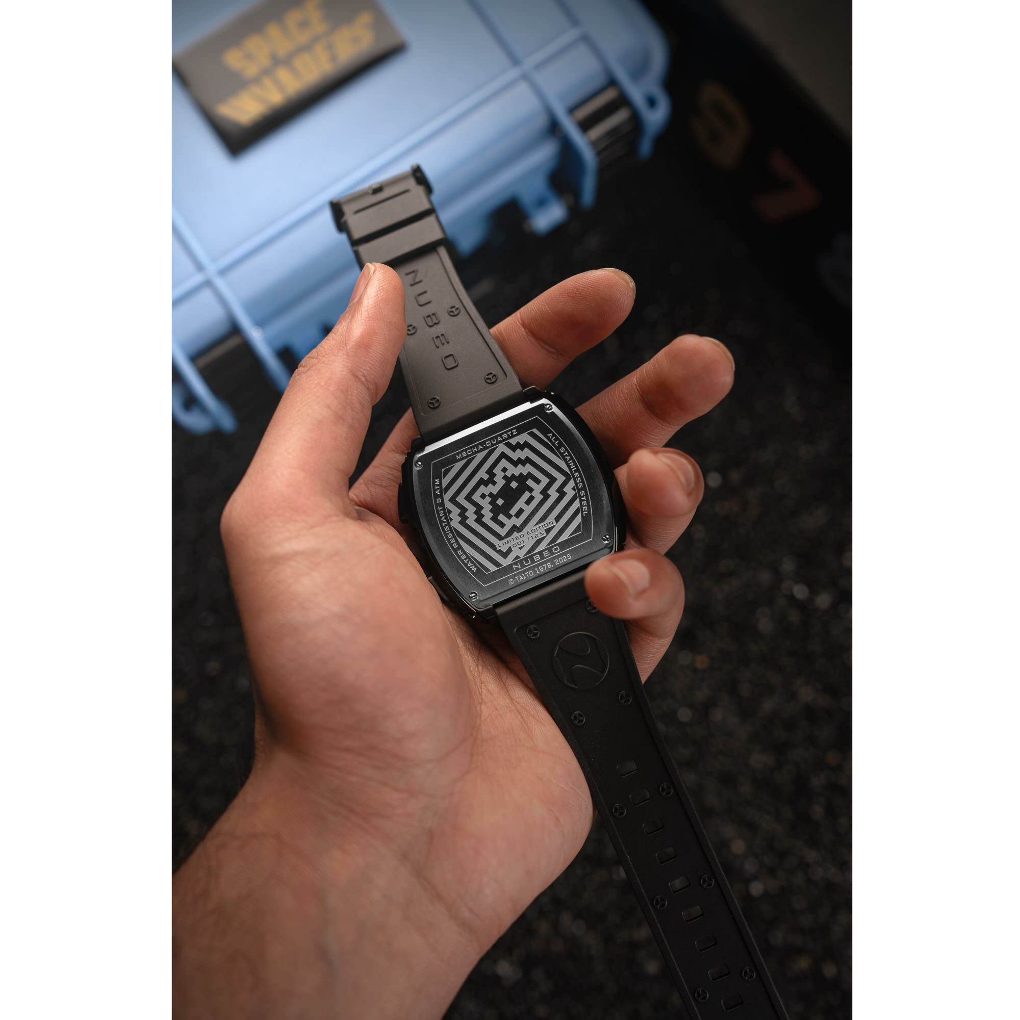 Montre Nubeo Magellan Chronograph Space Invaders Limited Edition NB-6024-SI-08 vue 8