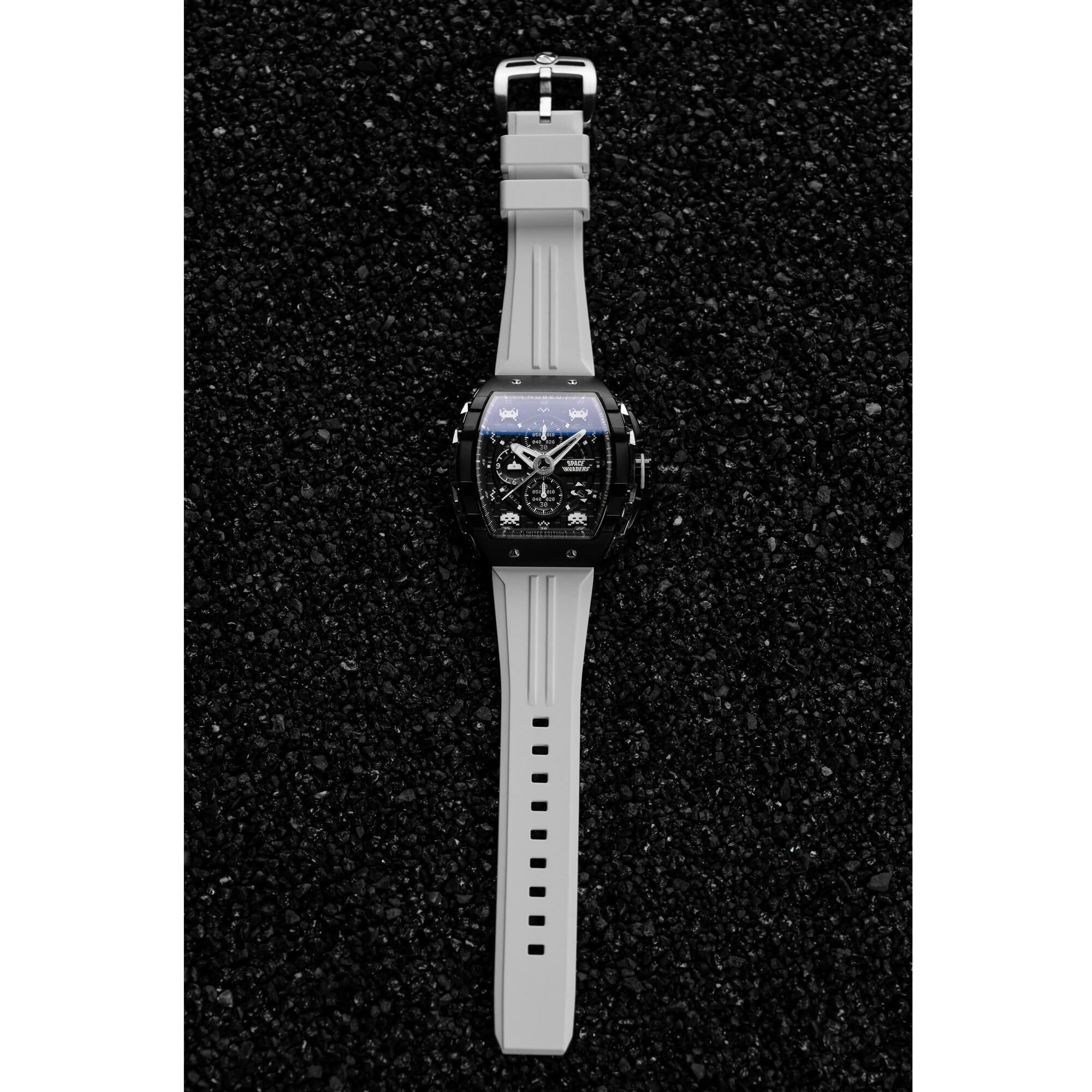 Montre Nubeo Magellan Chronograph Space Invaders Limited Edition NB-6024-SI-09 vue 6