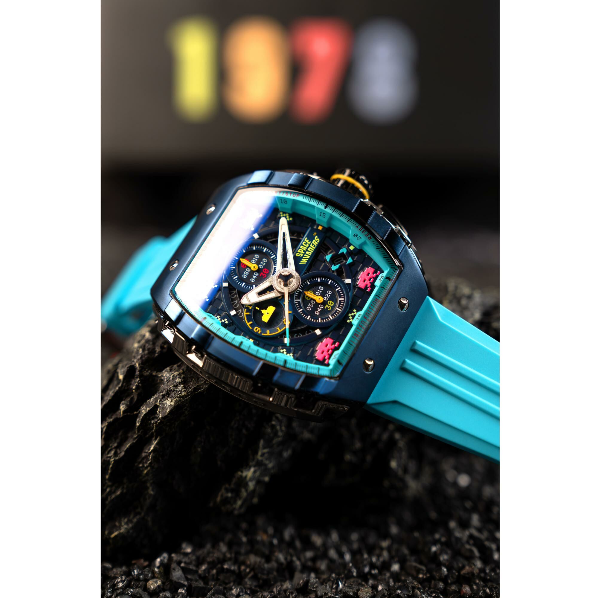 Montre Nubeo Magellan Chronograph Space Invaders Limited Edition NB-6024-SI-0A vue 11