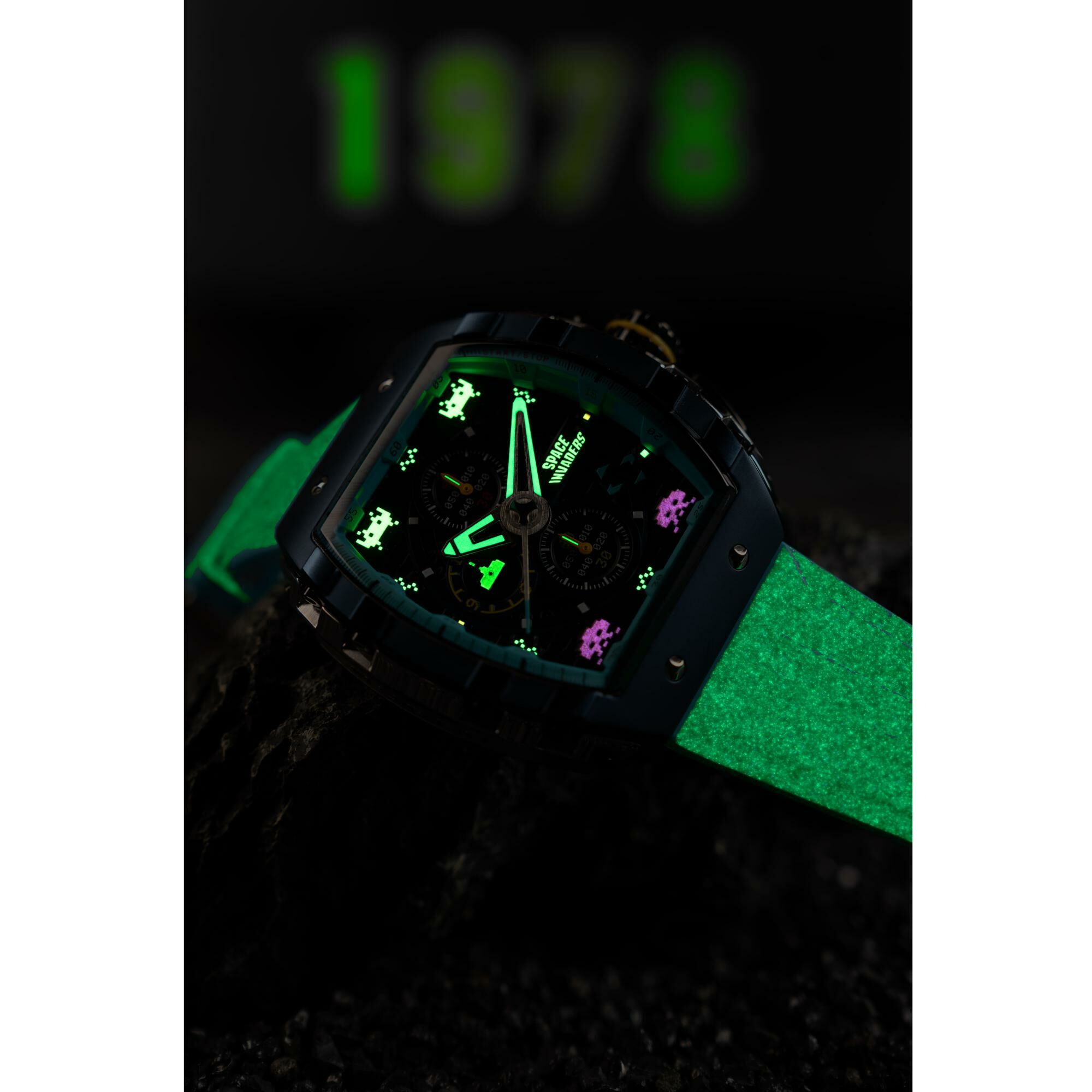 Montre Nubeo Magellan Chronograph Space Invaders Limited Edition NB-6024-SI-0A vue 12