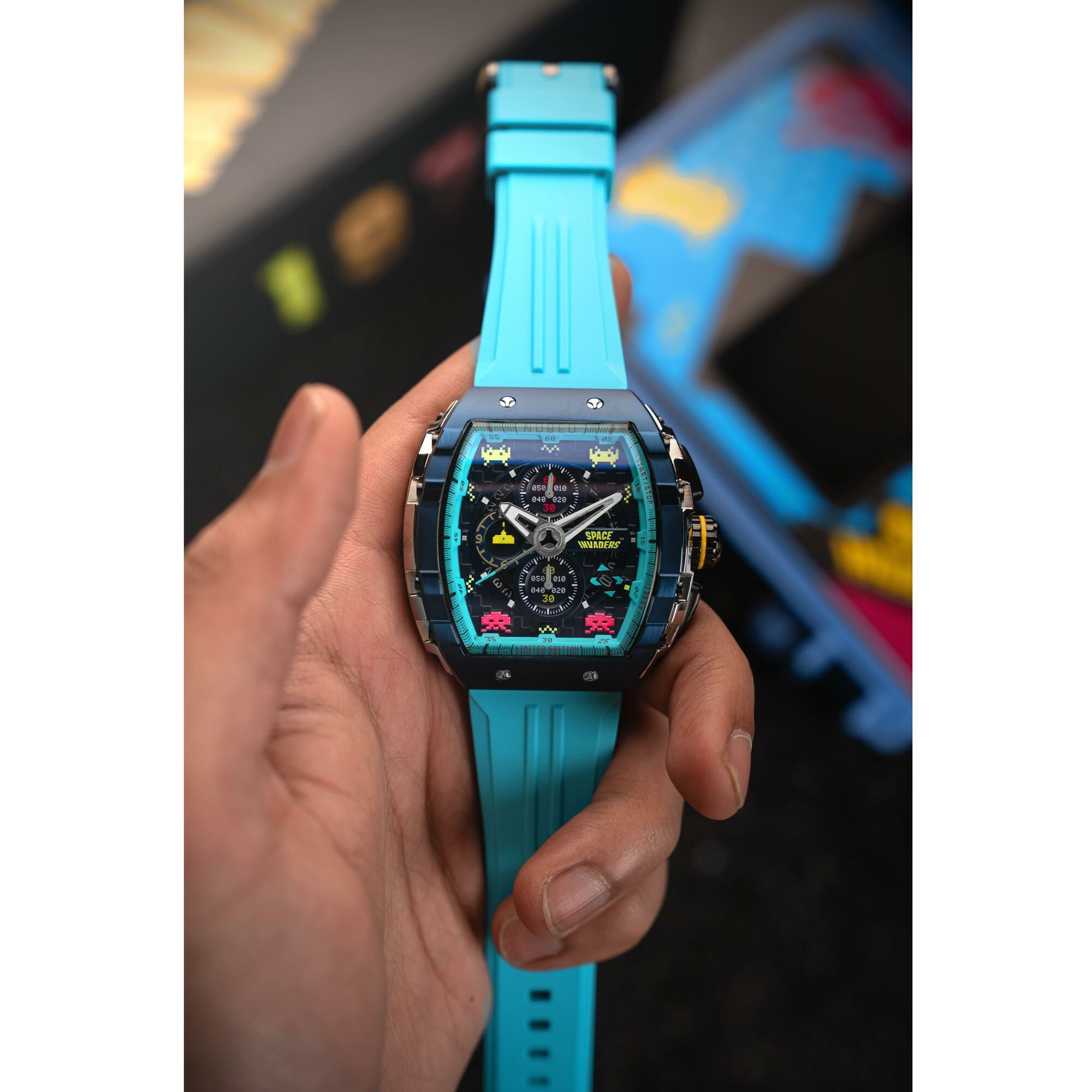 Montre Nubeo Magellan Chronograph Space Invaders Limited Edition NB-6024-SI-0A vue 5