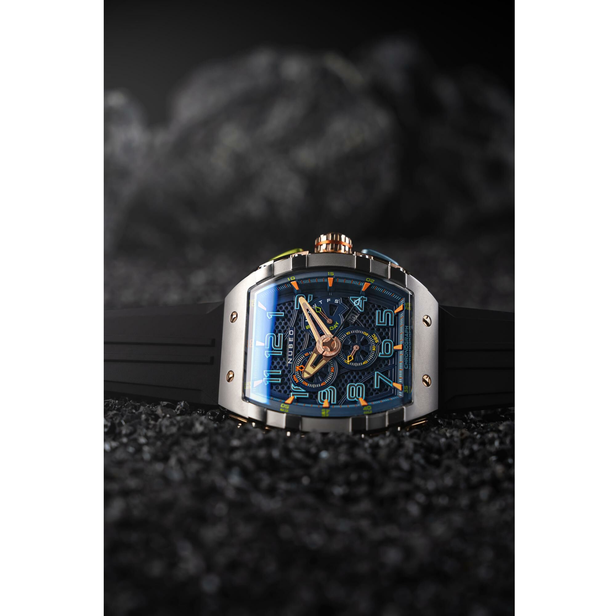 Montre Nubeo Magellan Chronograph Retrograde NB-6088-01 vue 4