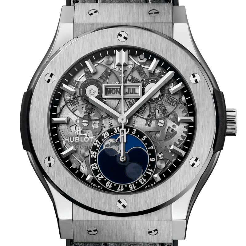 Lunette vissée et boîtier d’une montre Hublot Classic Fusion