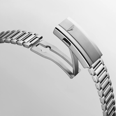 Montre Longines Conquest Heritage L1.649.4.02.6 vue 6