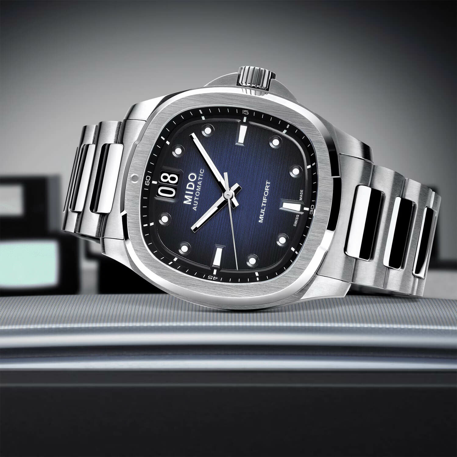 Boîtier et bracelet d’une montre Mido Multifort