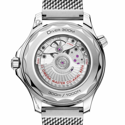 Montre OMEGA Seamaster Diver 300M Co-Axial Master Chronometer 42mm vue 3