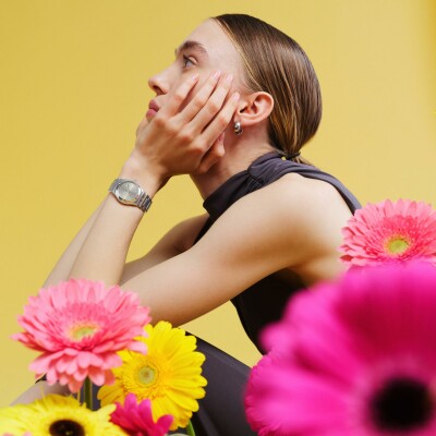 Montre Swatch Blossom Time Petal Bliss vue 5