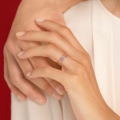 Bague La Brune & La Blonde HULA HOOP Trilogie en or rose, saphirs roses et diamant
