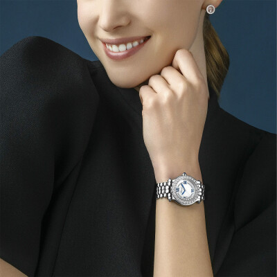 Chopard Happy Diamonds Icons earrings, white gold and diamonds