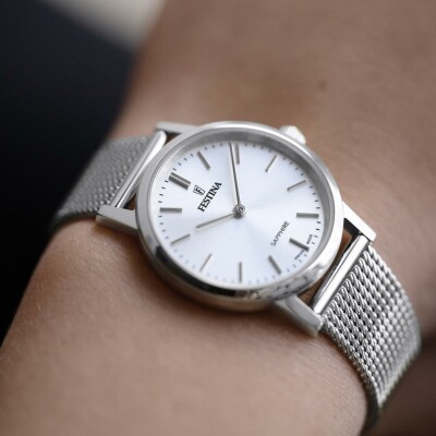 Montre Festina Swiss Made Acier Classique F20015/1