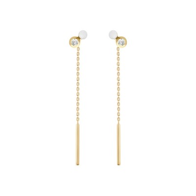 Boucles d'oreilles Gigi Clozeau Dot en or jaune, résine blanche et diamants