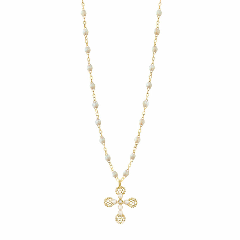 Collier Gigi Clozeau Croix Dentelle en or jaune, résine opale et diamant, 42cm