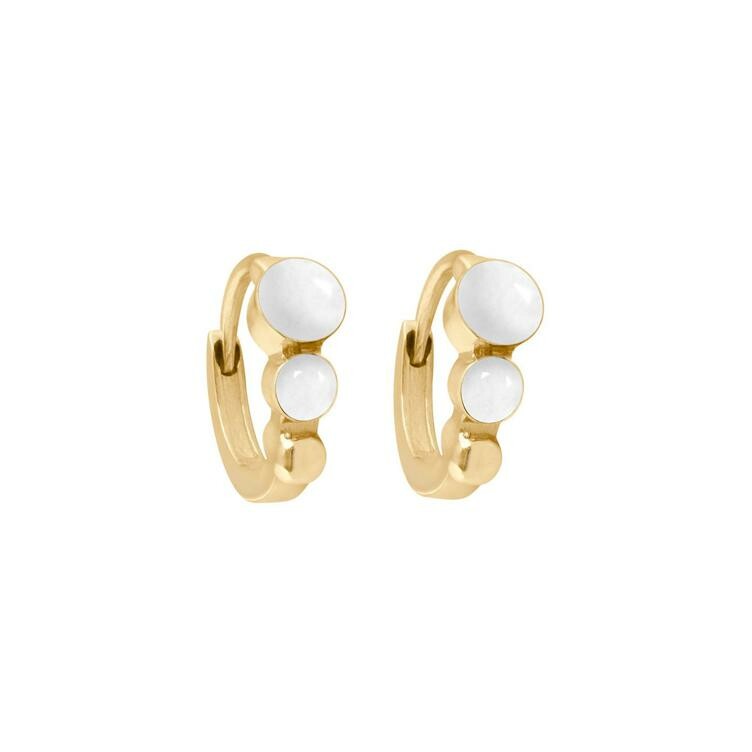 Boucles d'oreilles Gigi Clozeau Classique en or jaune et résine blanche